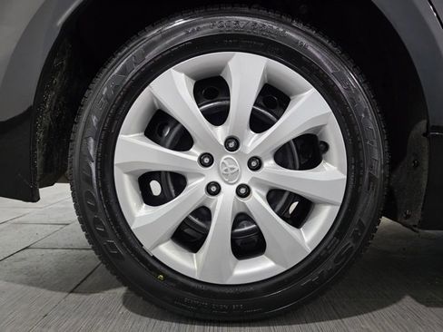 Used 2025 Toyota Corolla LE image 24