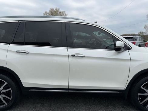 Used 2019 Honda Pilot Touring image 45