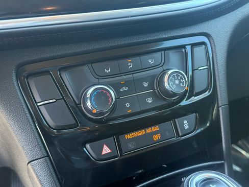 Used 2022 Buick Encore Preferred w/ Safety Package image 24