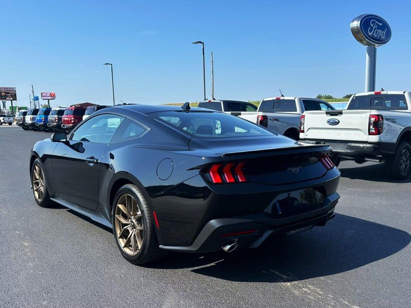 Used 2025 Ford Mustang Premium RWD image 6