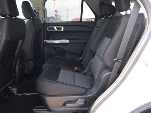 Used 2024 Ford Explorer XLT w/ Class IV Trailer Tow Package image 10