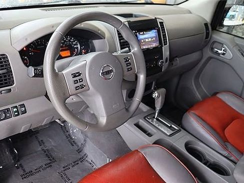 Used 2019 Nissan Frontier SV image 19