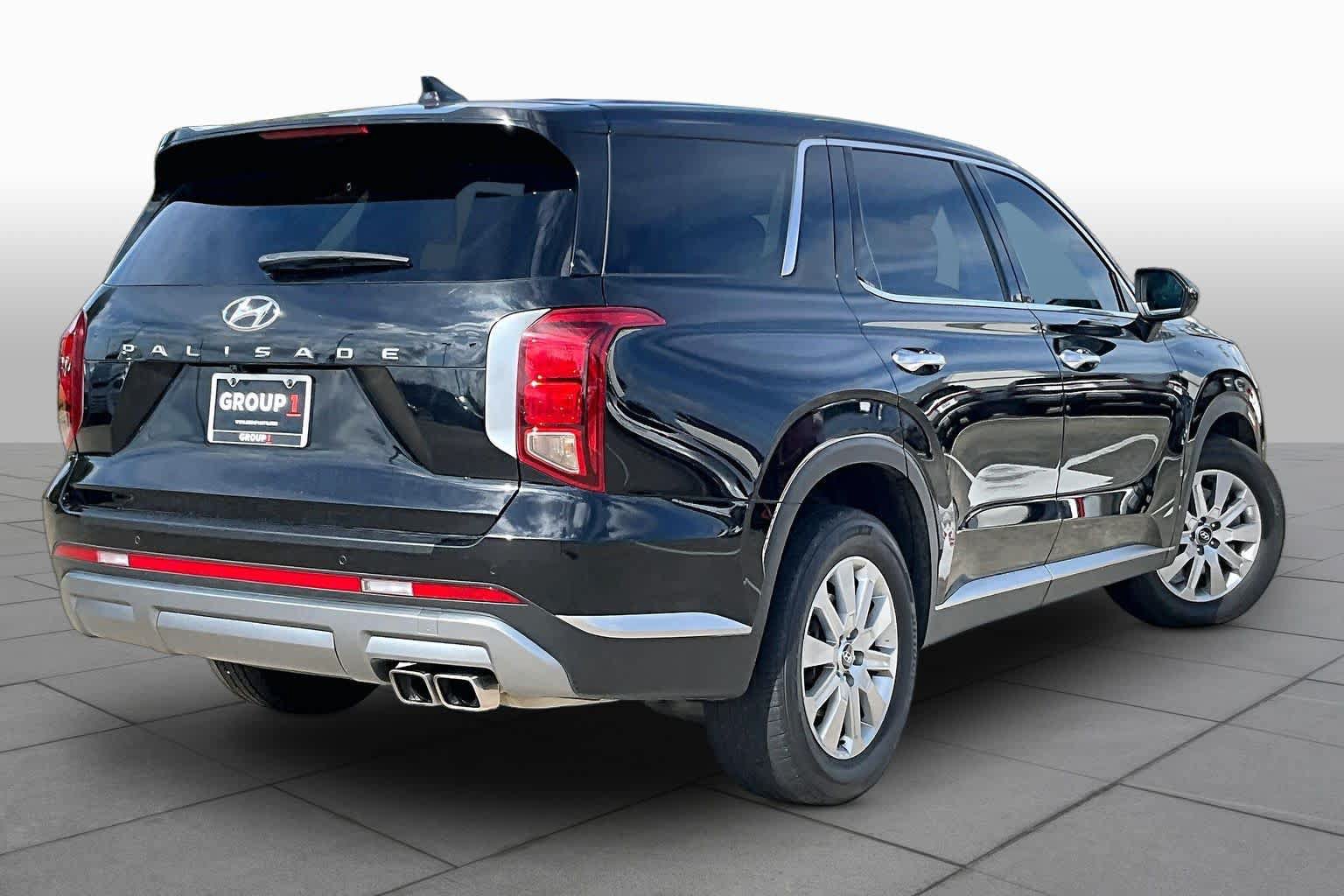 Used 2023 Hyundai Palisade SE FWD image 11