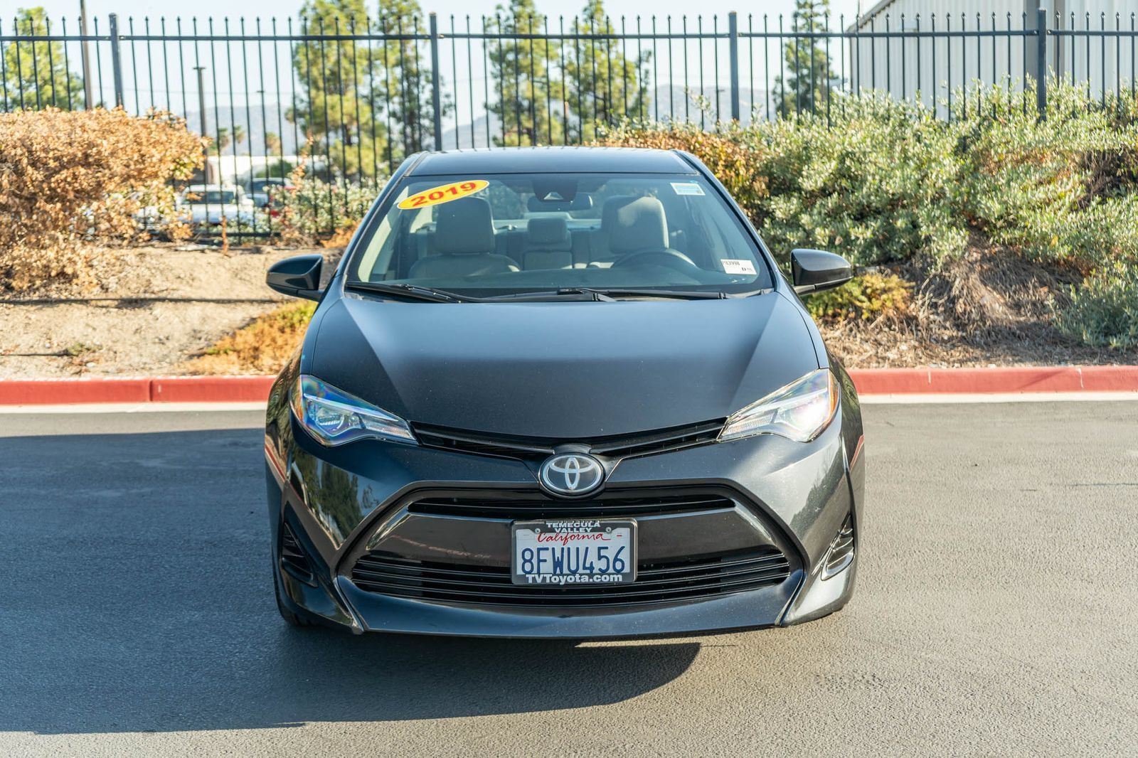 Used 2019 Toyota Corolla LE w/ Carpet Mat Package (TMS) FWD image 2