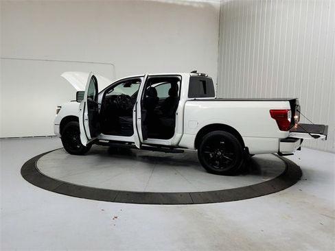 Used 2023 Nissan Titan SV w/ SV Convenience Package image 13