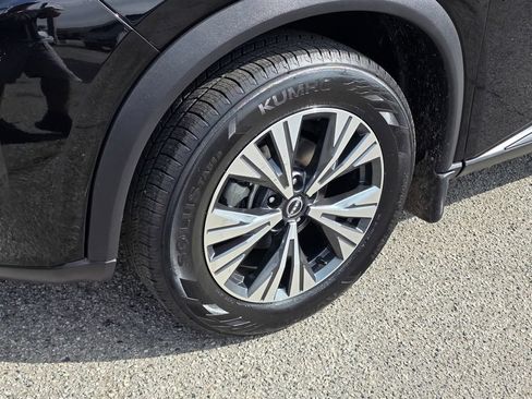 Used 2023 Nissan Rogue SV FWD image 11