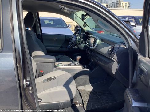 Used 2023 Toyota Tacoma SR5 RWD image 5