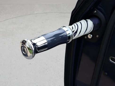 Certified 2016 Rolls-Royce Phantom image 25