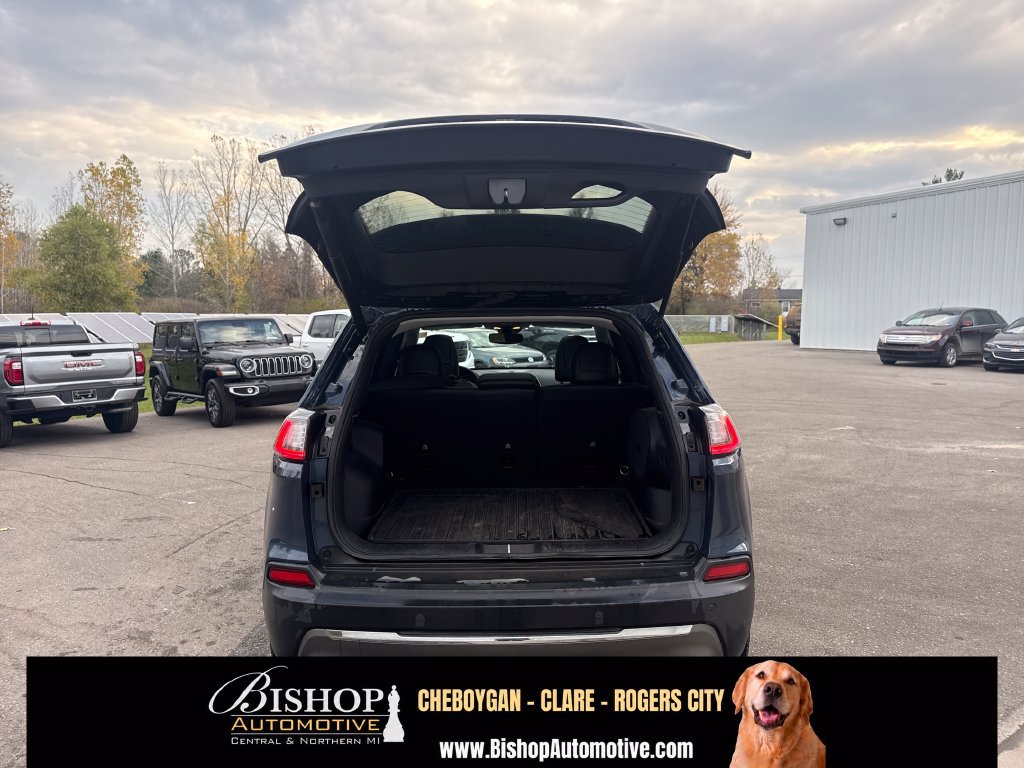 Used 2021 Jeep Cherokee Limited w/ Mopar Interior Package AWD/4WD image 20