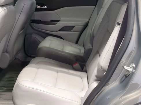 Used 2019 GMC Acadia SLT image 24