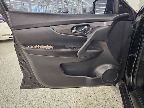 Used 2018 Nissan Rogue SV AWD/4WD image 27