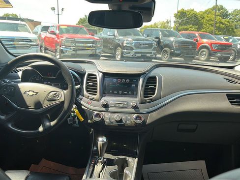 Used 2016 Chevrolet Impala LT w/ Leather Package FWD image 18
