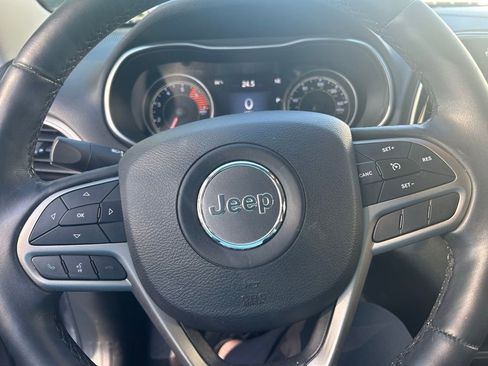 Used 2019 Jeep Cherokee Limited image 14