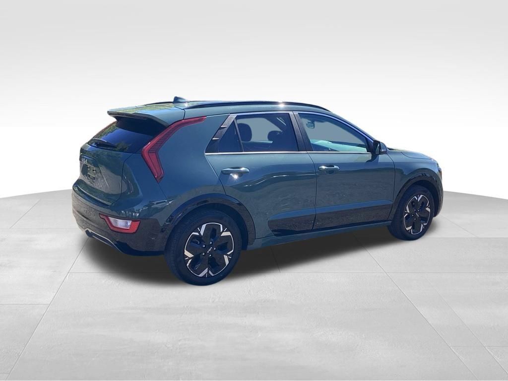 Used 2024 Kia Niro Wind w/ Wind Preserve Package FWD image 7