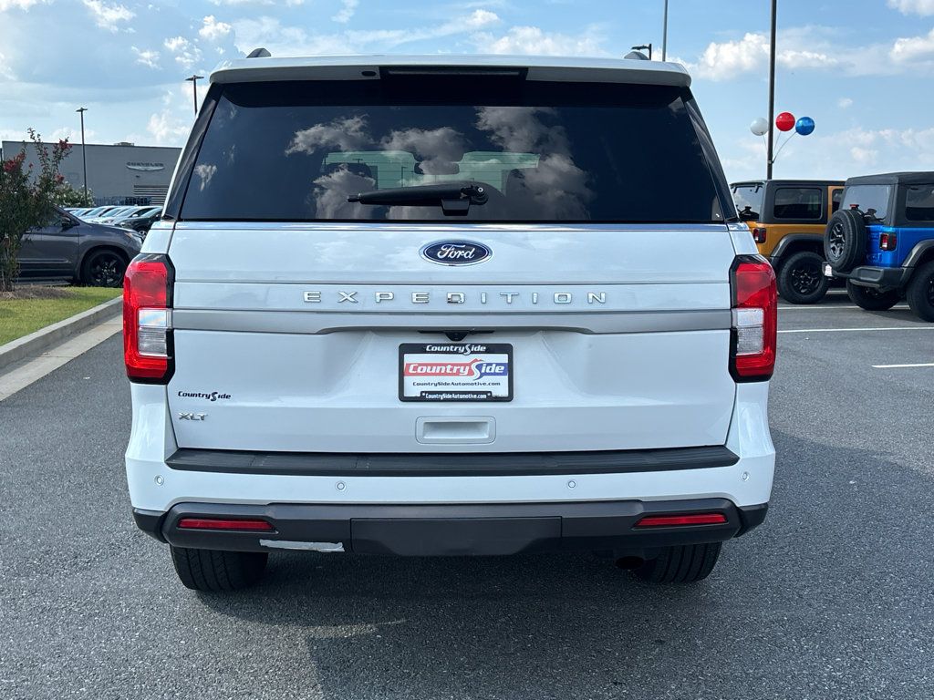 Used 2024 Ford Expedition XLT RWD image 8