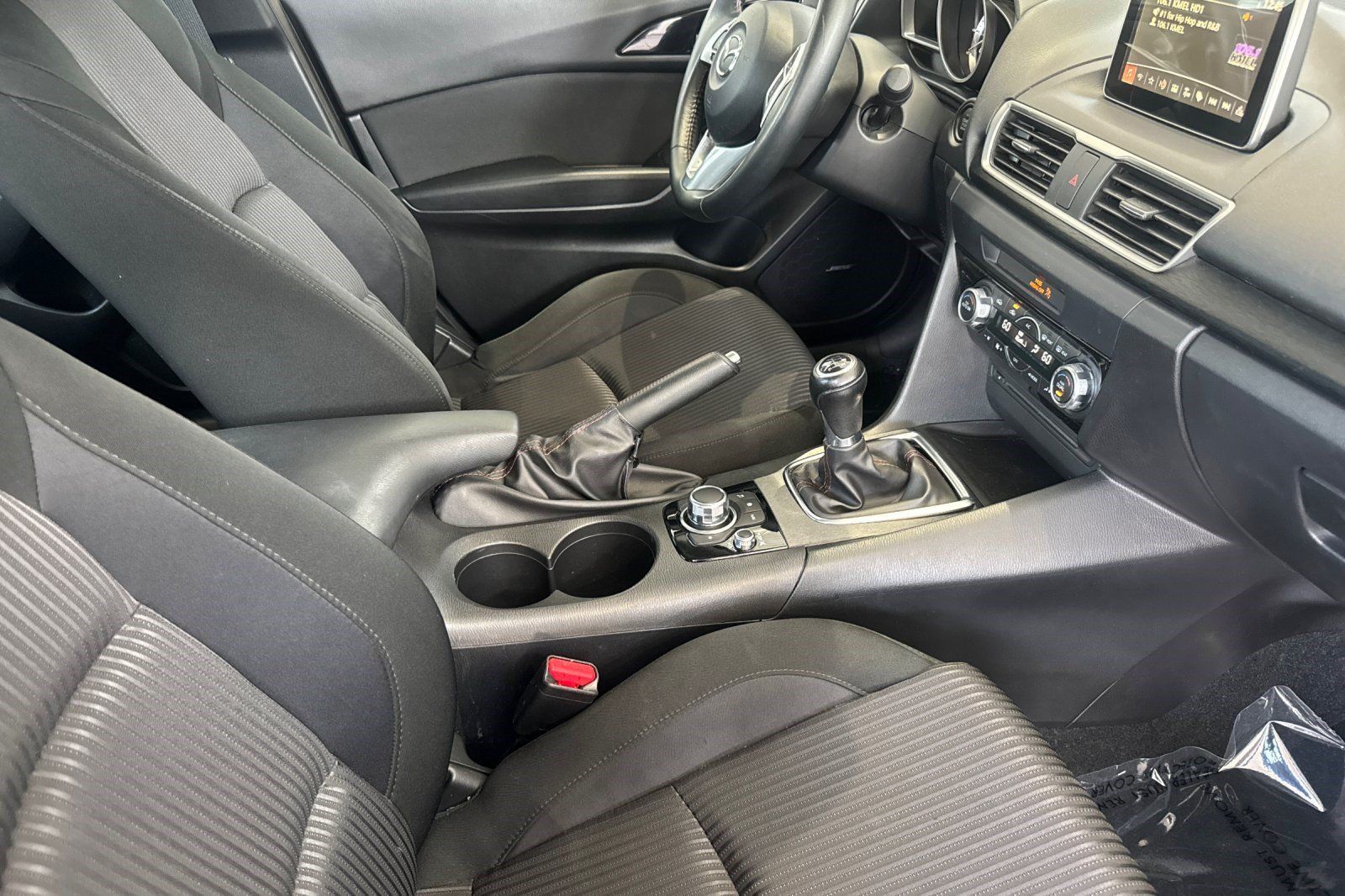Used 2014 MAZDA MAZDA3 i Touring w/ Technology Package FWD image 18