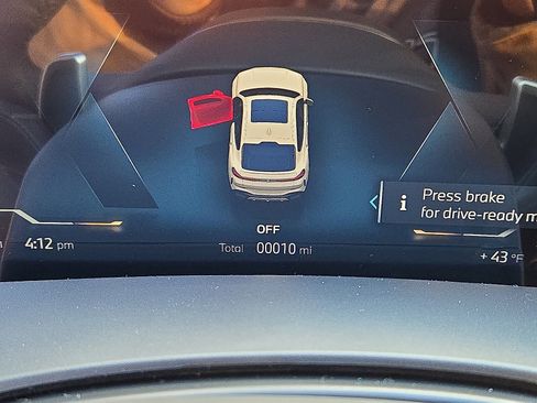 New 2026 BMW X6 xDrive40i w/ Climate Comfort Package image 9