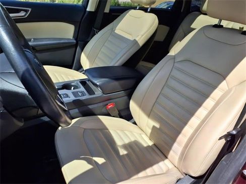 Used 2022 Ford Edge SEL w/ Convenience Package image 12