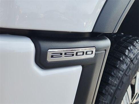 New 2026 GMC Sierra 2500 Denali w/ Denali Reserve Package image 12
