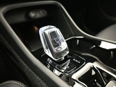 New 2026 Volvo XC40 B5 Plus w/ Protection Package Premier image 11