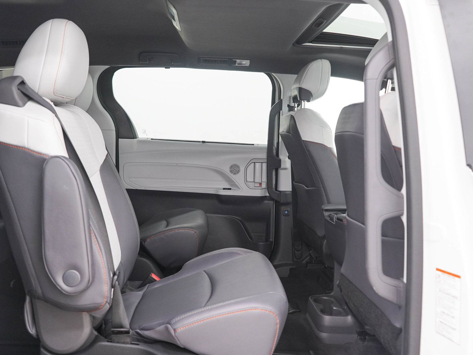 Used 2024 Toyota Sienna XSE AWD/4WD image 14