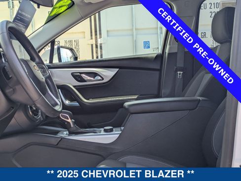 Used 2025 Chevrolet Blazer LT FWD image 21