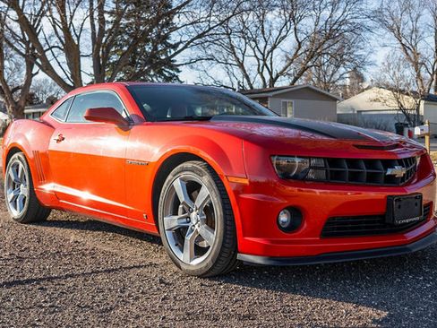 Used 2010 Chevrolet Camaro SS w/ RS Package image 12
