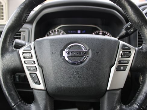 Certified 2022 Nissan Titan SV w/ SV Convenience Package image 28