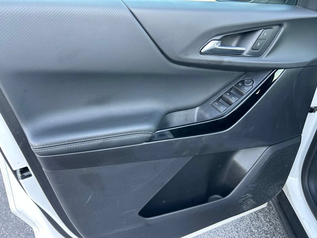 Used 2025 Chevrolet Equinox LT AWD/4WD image 11