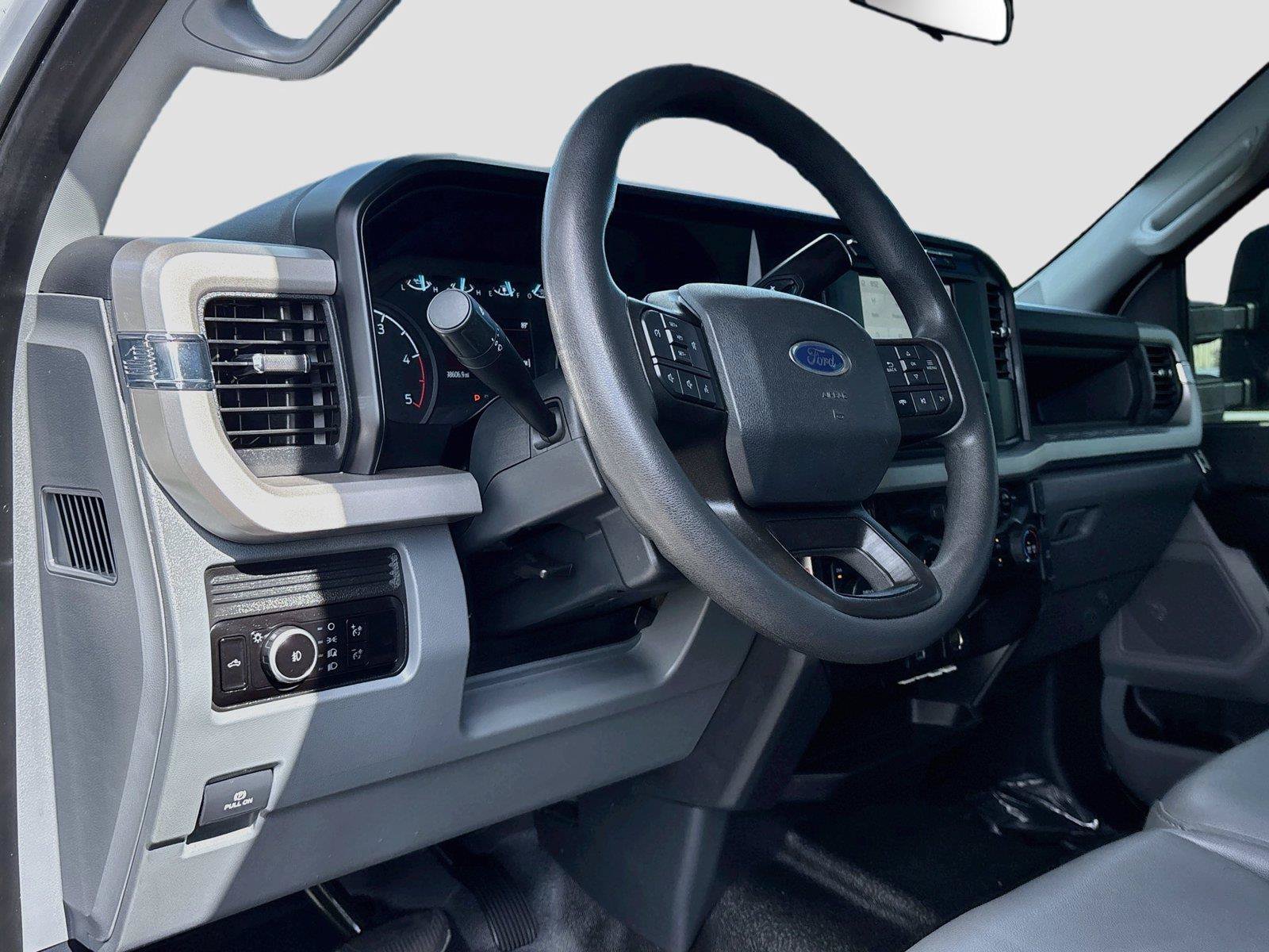 Used 2023 Ford F250 XL w/ FX4 Off-Road Package AWD/4WD image 9
