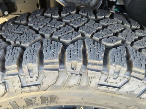 New 2026 GMC Sierra 1500 AT4 w/ AT4 Premium Package image 9