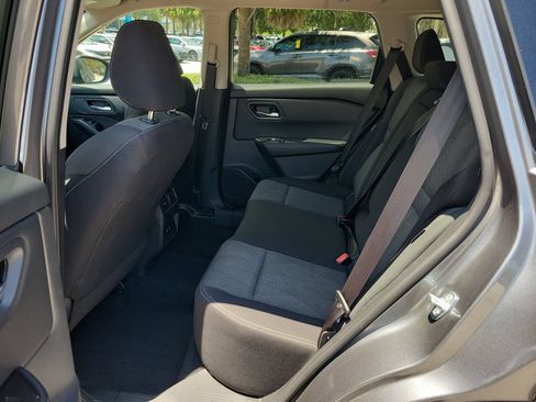 Used 2025 Nissan Rogue SV FWD image 10