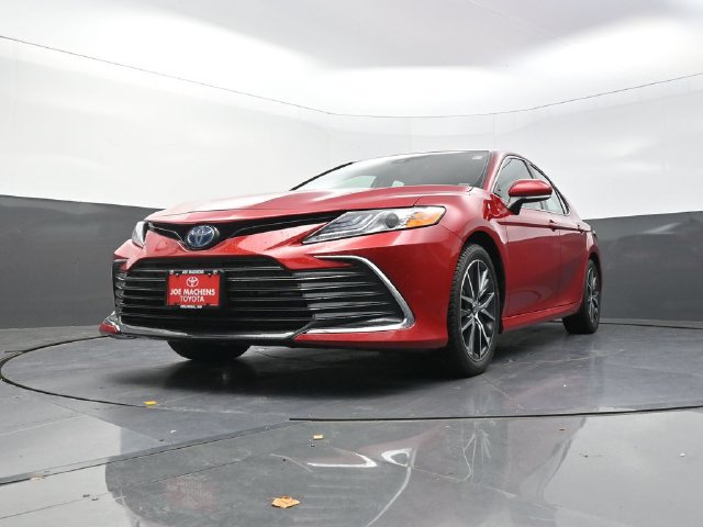 Used 2023 Toyota Camry XLE w/ Cold Weather Package FWD image 33