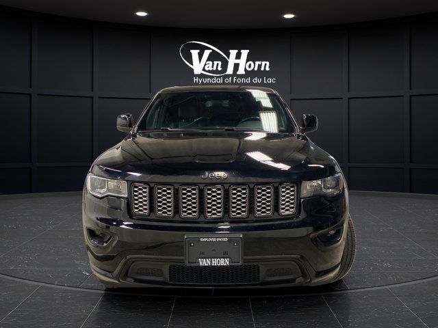 Used 2020 Jeep Grand Cherokee Altitude AWD/4WD image 2