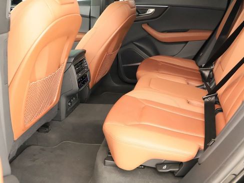 Used 2023 Audi Q8 Prestige w/ Prestige Package image 32