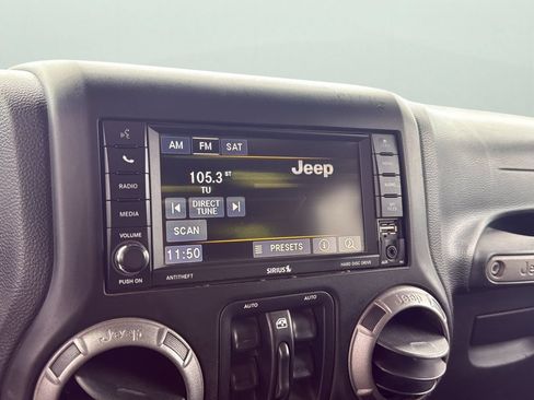 Used 2014 Jeep Wrangler Unlimited Sport w/ Quick Order Package 24S AWD/4WD image 16