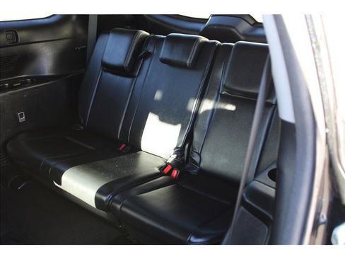 Used 2017 Toyota Highlander SE image 14