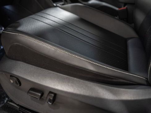 Used 2024 Volkswagen Tiguan SE R-Line image 36