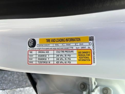 Used 2024 Chevrolet Traverse LT image 13