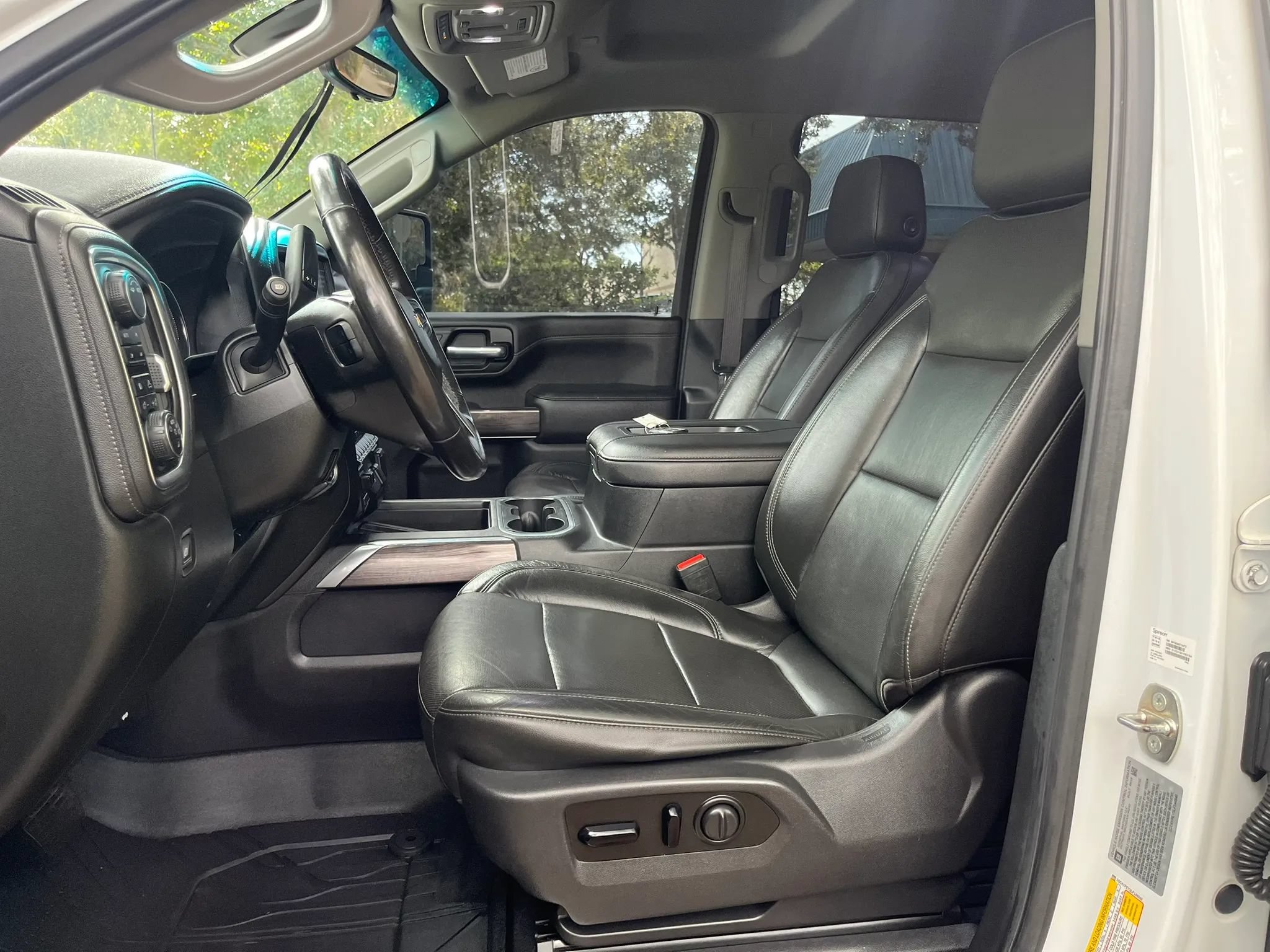 Used 2020 Chevrolet Silverado 2500 LTZ w/ LTZ Premium Package AWD/4WD image 17