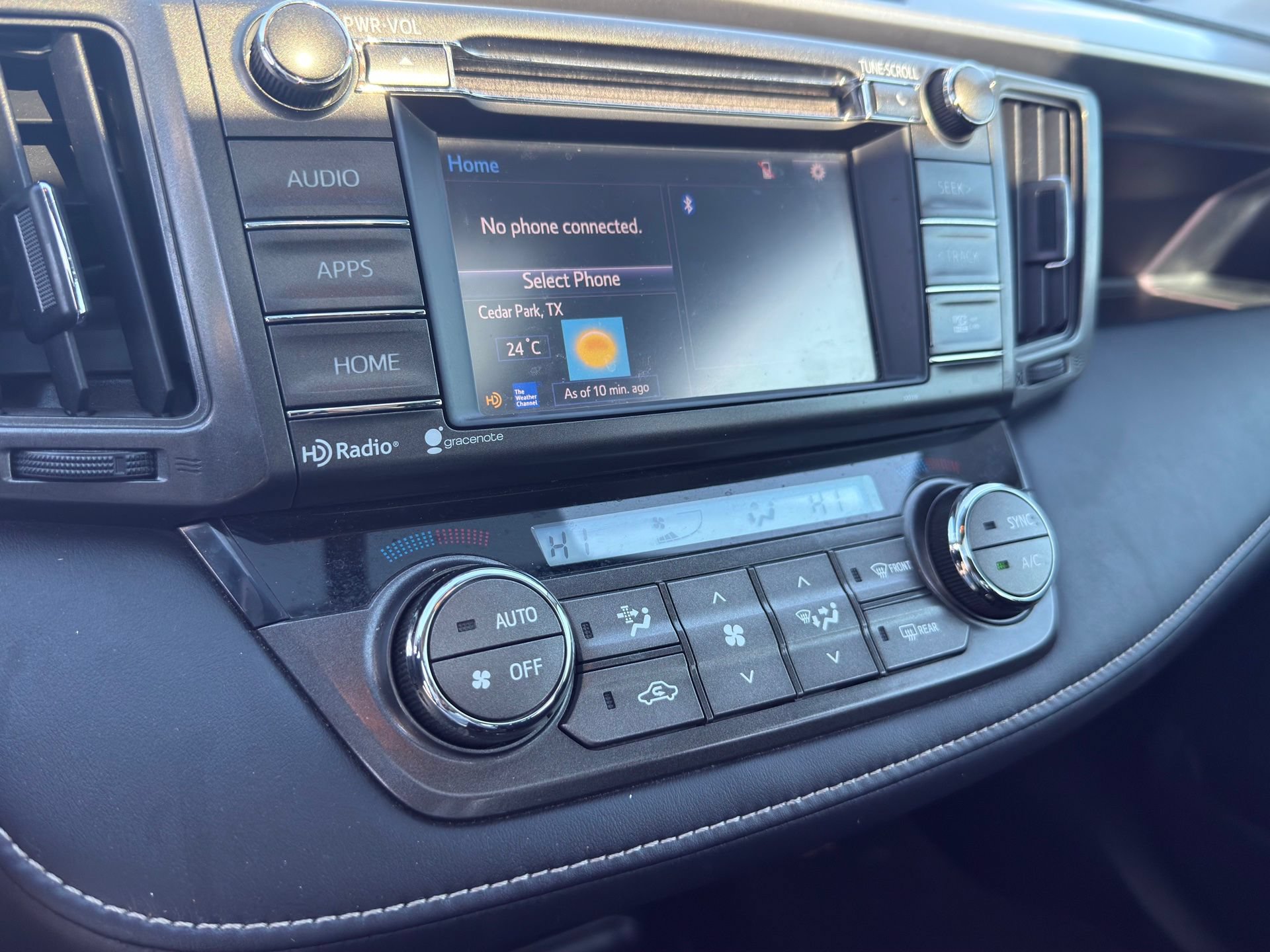 Used 2015 Toyota RAV4 XLE FWD image 14