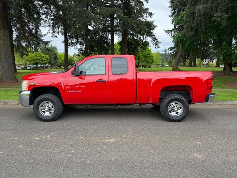 Used 2009 Chevrolet Silverado 2500 LT AWD/4WD image 2