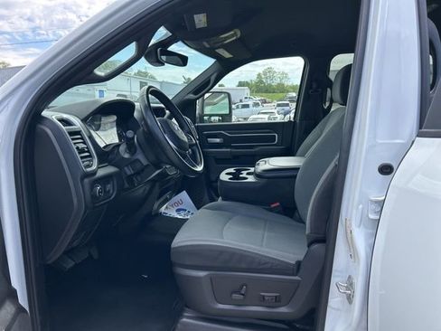 Used 2024 RAM 3500 Big Horn AWD/4WD image 6