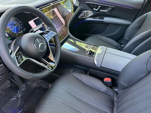 New 2026 Mercedes-Benz EQS 400 4MATIC SUV image 19