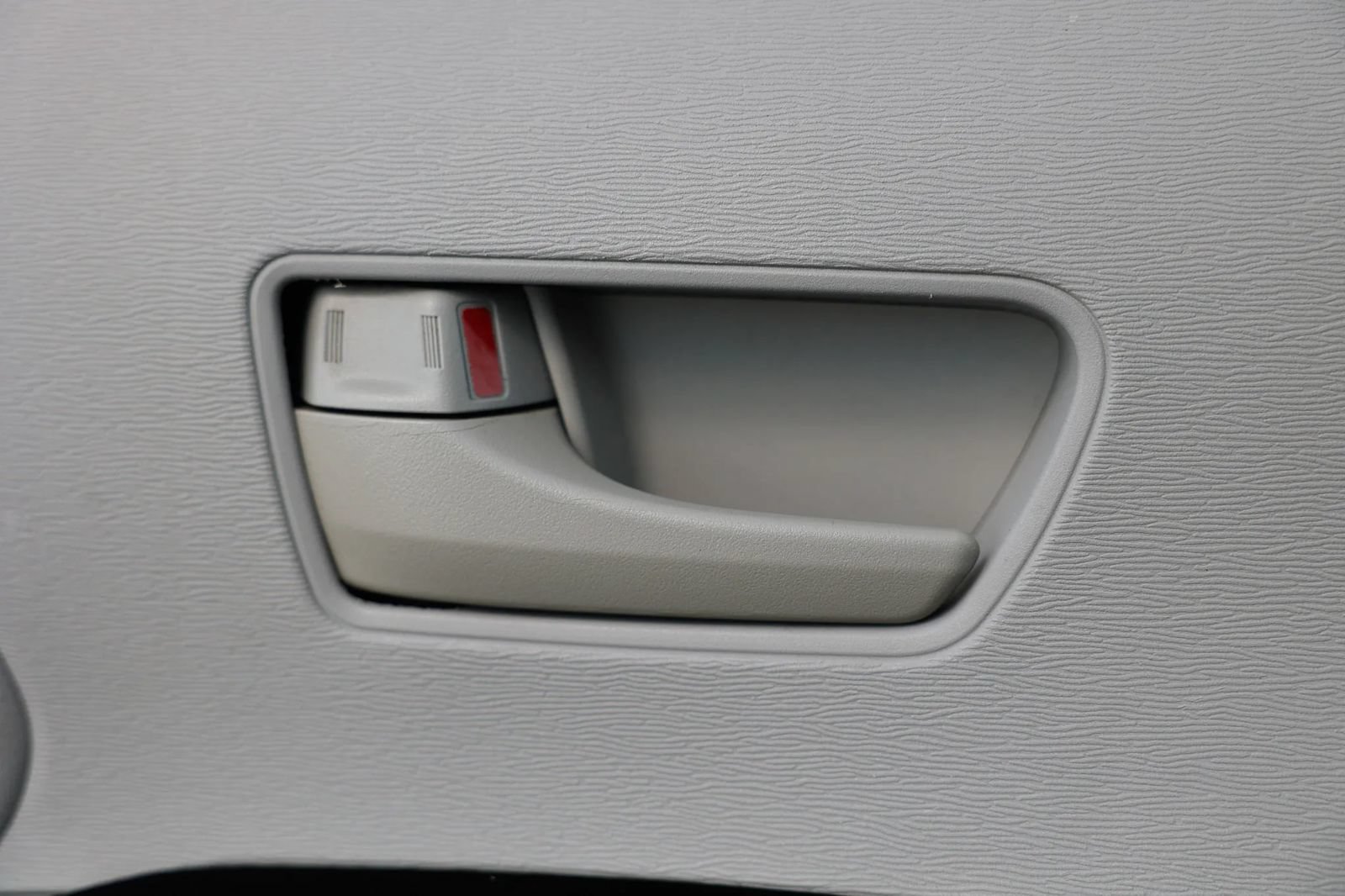 Used 2014 Toyota Sienna LE FWD image 43
