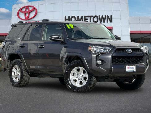 Used 2019 Toyota 4Runner SR5 Premium image 2
