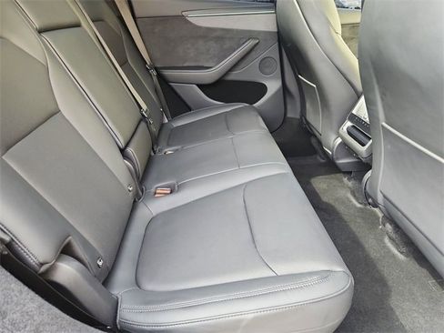 Used 2026 Tesla Model Y 2WD image 26