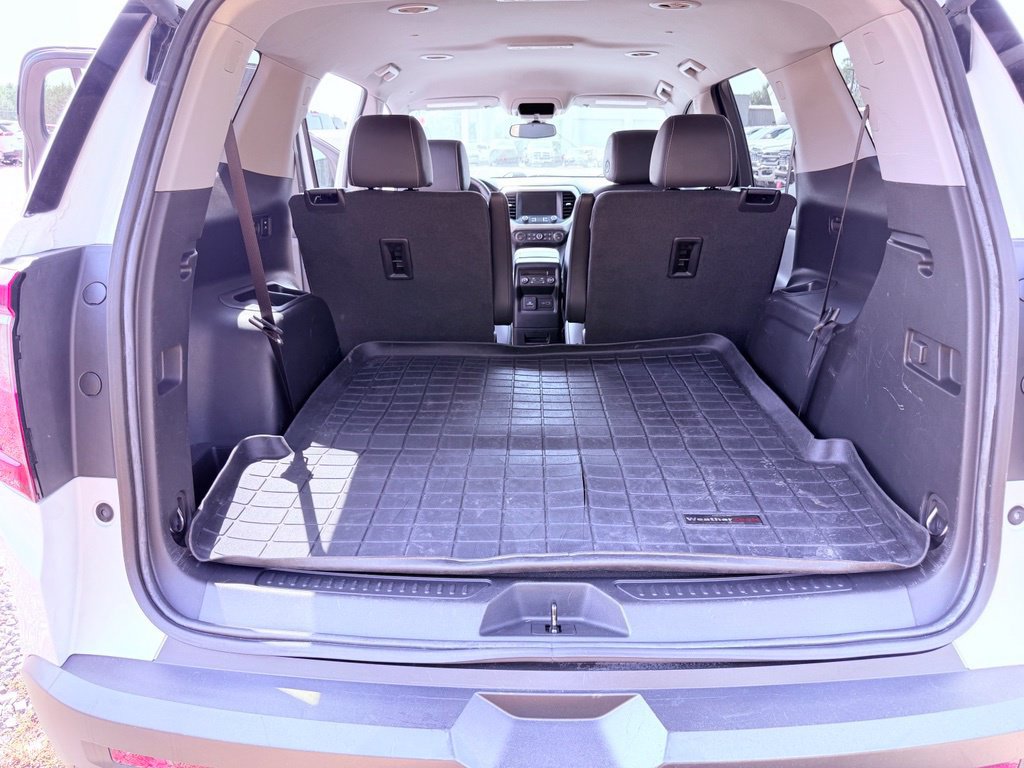 Used 2023 GMC Acadia SLT w/ Elevation Edition FWD image 39