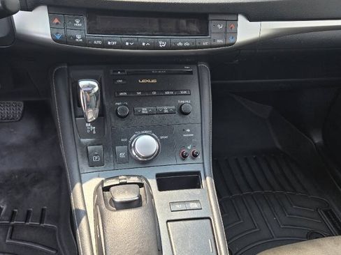 Used 2011 Lexus CT 200h Premium w/ Premium Audio Pkg FWD image 9