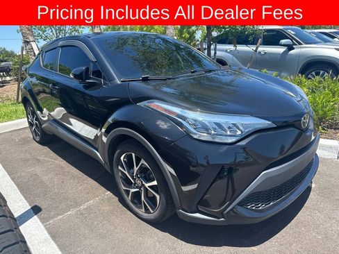 Used 2022 Toyota C-HR XLE FWD image 3